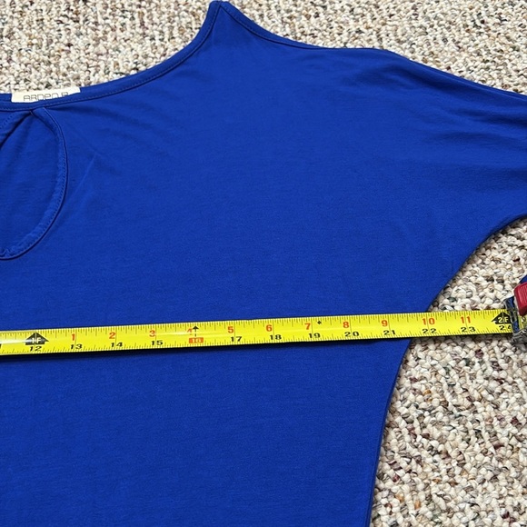 Arden B Blue Cold Shoulder Keyhole Long Top. Small - Picture 7 of 9